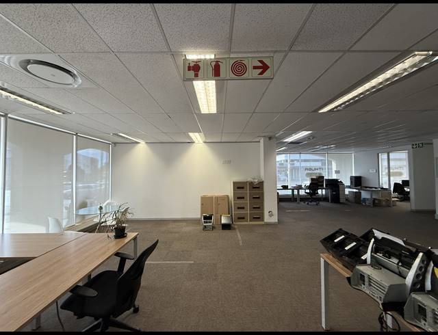 381M² OFFICE TO LET IN CLAREMONT